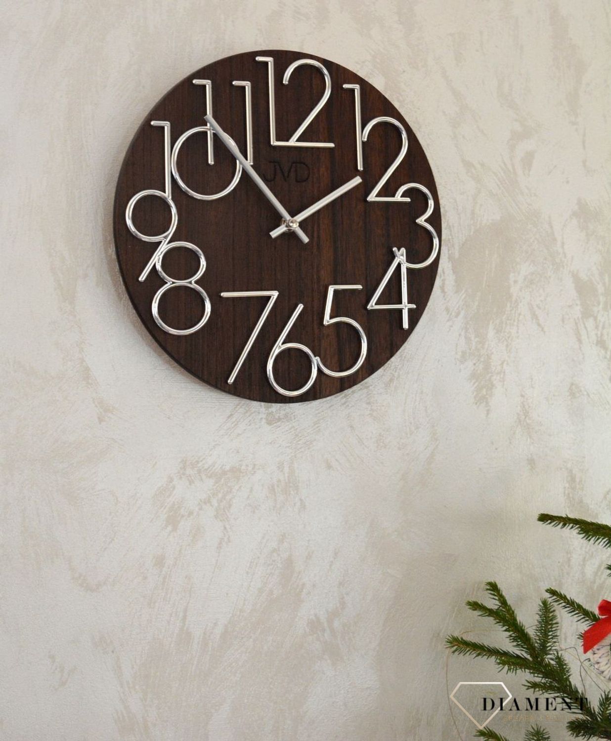 Zegar ścienny okrągły drewniany JVD HT99.3 ✅ Nowoczesny zegar wykonany z drewna w okrągłym kształcie z czytelnymi cyframi w kolorze srebrnym (5).JPG