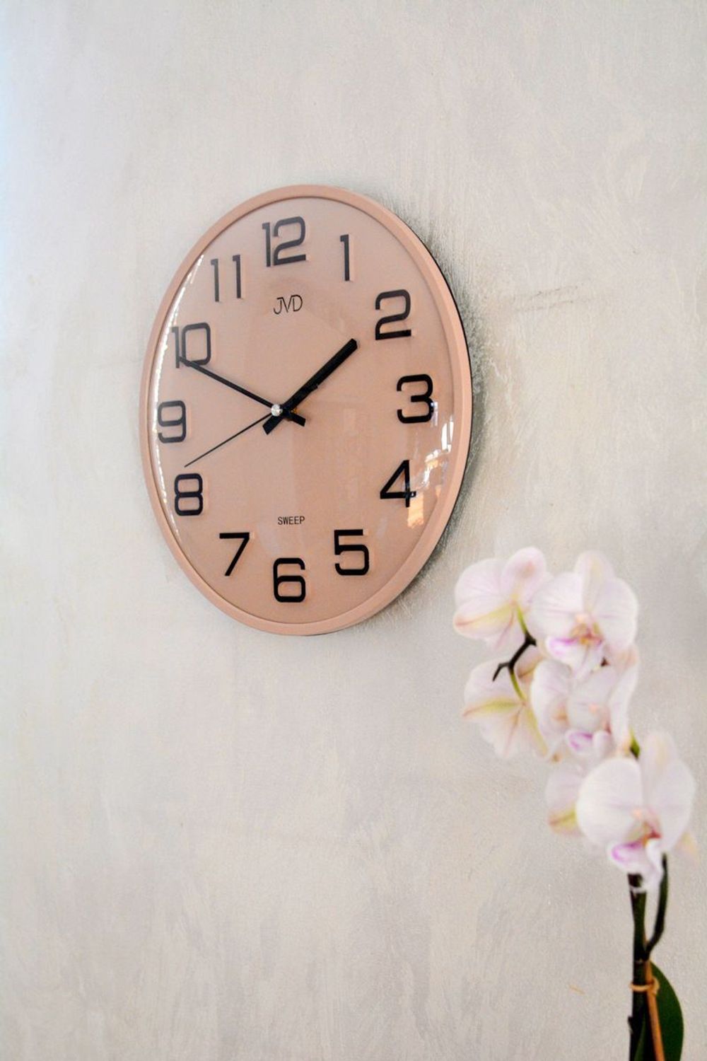 Zegar ścienny JVD HX2472.11 brązowy – cichy kwarcowy zegar z płynącym sekundnikiem.jpg