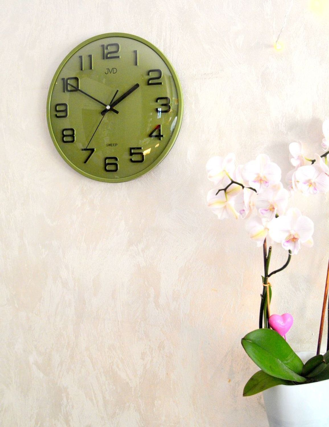 Zegar ścienny JVD HX2472.12 zielony – cichy kwarcowy zegar z płynącym sekundnikiem.jpg