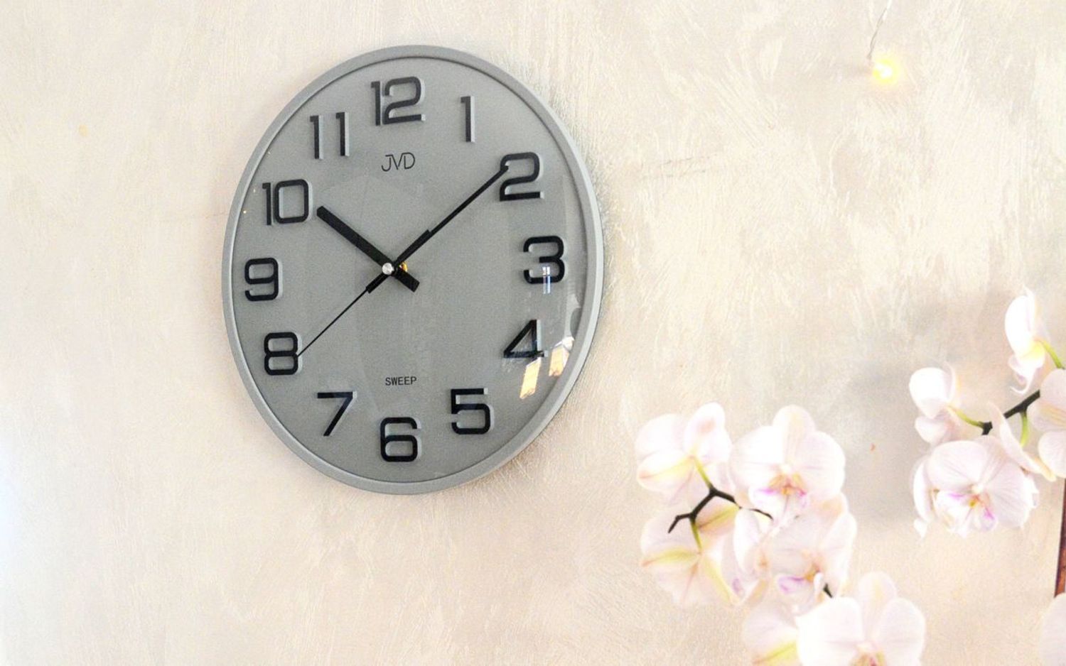 Zegar ścienny JVD HX2472.13 szary – cichy zegar kwarcowy z płynącym sekundnikiem.jpg