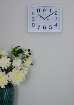 Zegar ścienny JVD HX2497.1 – biały, prostokątny, cichy, 37 × 30 cm (2).JPG