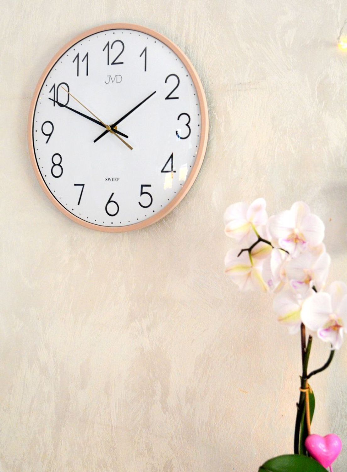 Zegar ścienny JVD HX8016.2 – brązowy, 30 cm, cichy mechanizm, płynący sekundnik.jpg