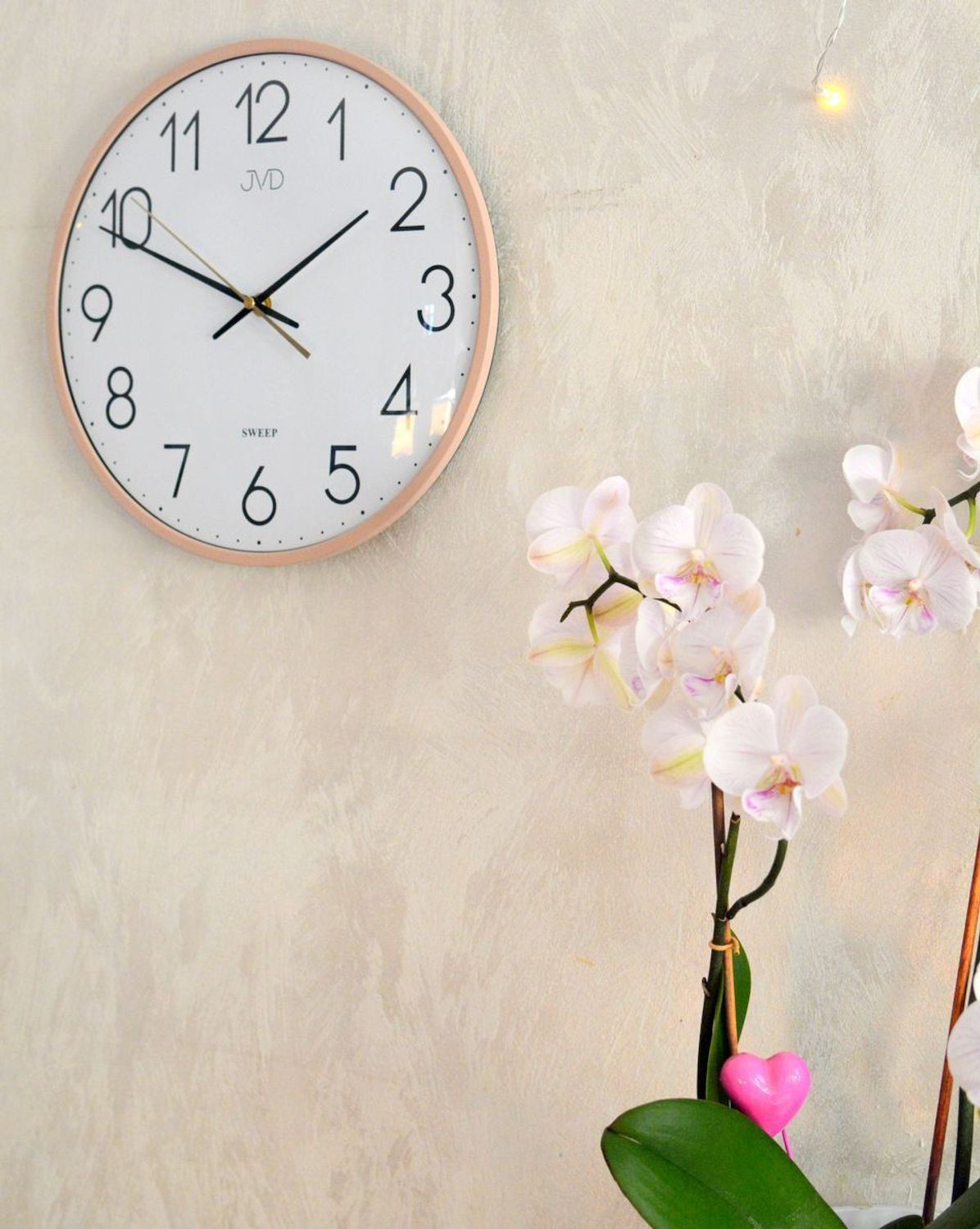 Zegar ścienny JVD HX8016.2 – brązowy, 30 cm, cichy mechanizm, płynący sekundnik.jpg