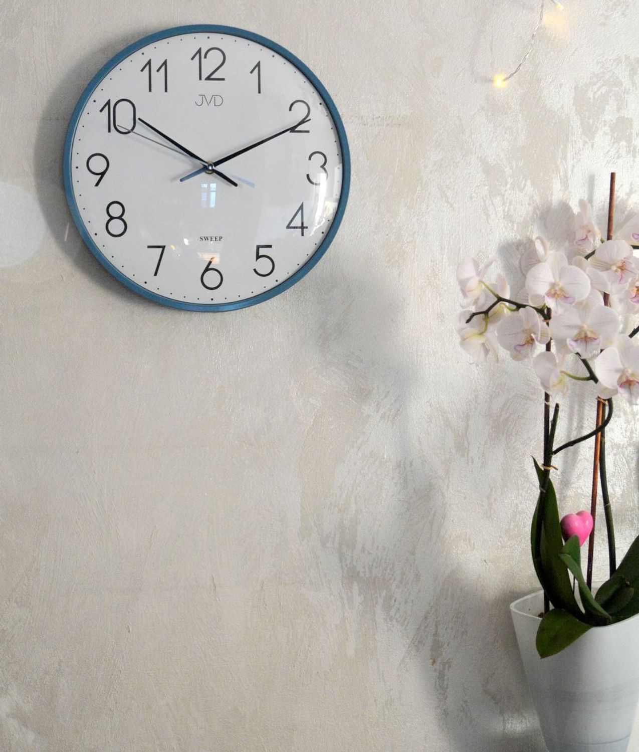 Zegar ścienny JVD HX8016.4 – niebieski, 30 cm, cichy mechanizm, płynący sekundnik.jpg