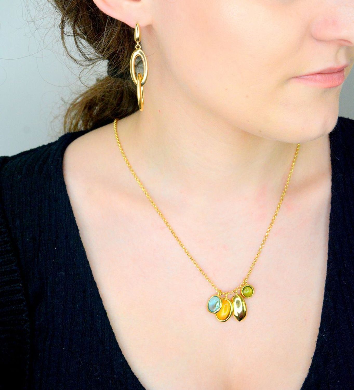 Kolczyki złote wiszące owalne pr 585, DIA-KLC-011134-585 Złote kolczyki wykonane z najwyższej jakości żółtego złota, próba 585. Kolczyki w kształcie podwójnych owalnych ogniw1.jpg