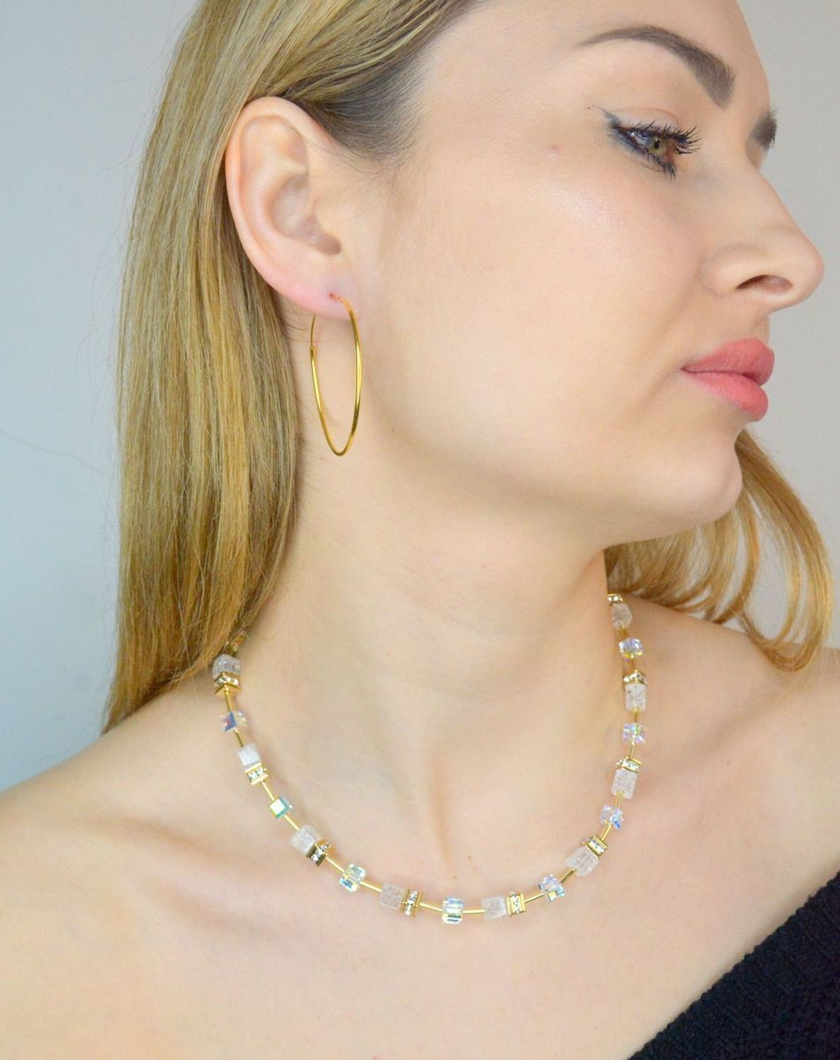 Złote kolczyki koła cienkie 4 cm DIA-KLC-0366-585. Eleganckie, złote kolczyki koła cienkie wykonane z próby złota 585 o wadze około 2,7 g oraz średnicy około 4 cm..jpg