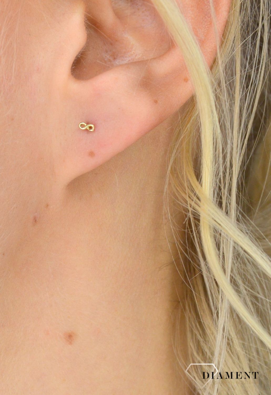 Złote kolczyki celebrytki malutki znak nieskończoności Kolczyki złote w Sklepie z Biżuterią zegarki-diament.pl✓ Piękne Kolczyki dla Kobiet✓ Prawdziwe Złoto✓.jpg