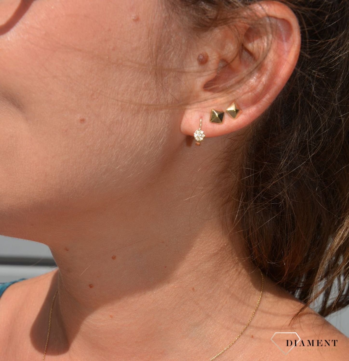 Złote kolczyki dla dziewczynki 585 kwiatki biała cyrkonia.jpg