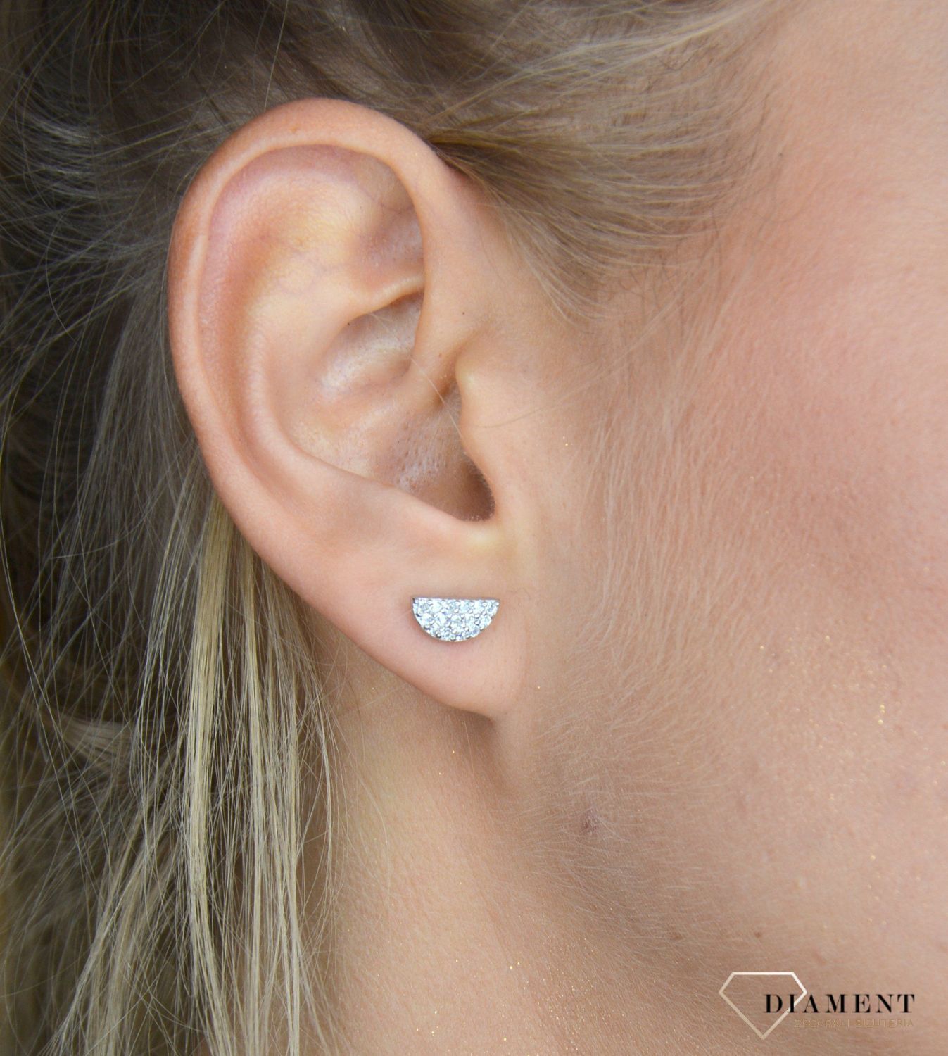 Kolczyki srebrne ozdobione cyrkonią.jpg