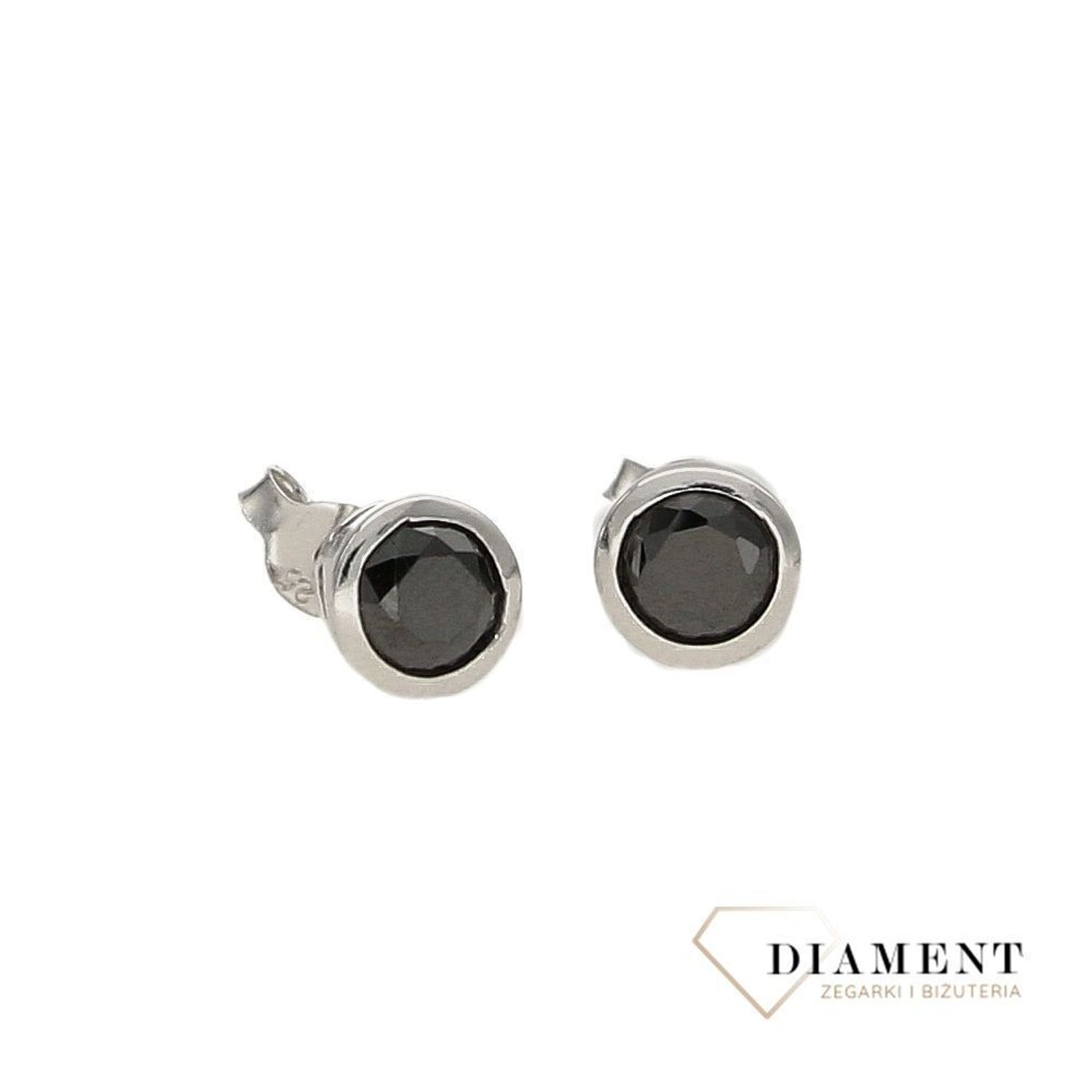 Srebrne kolczyki damskie z zapięciem na sztyft z czarną cyrkonią.jpg