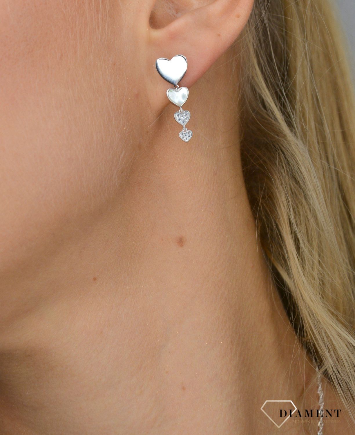 Srebrne kolczyki wiszące serca.jpg