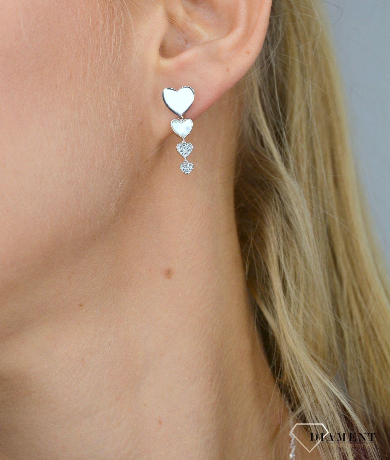 Srebrne kolczyki wiszące serca.jpg