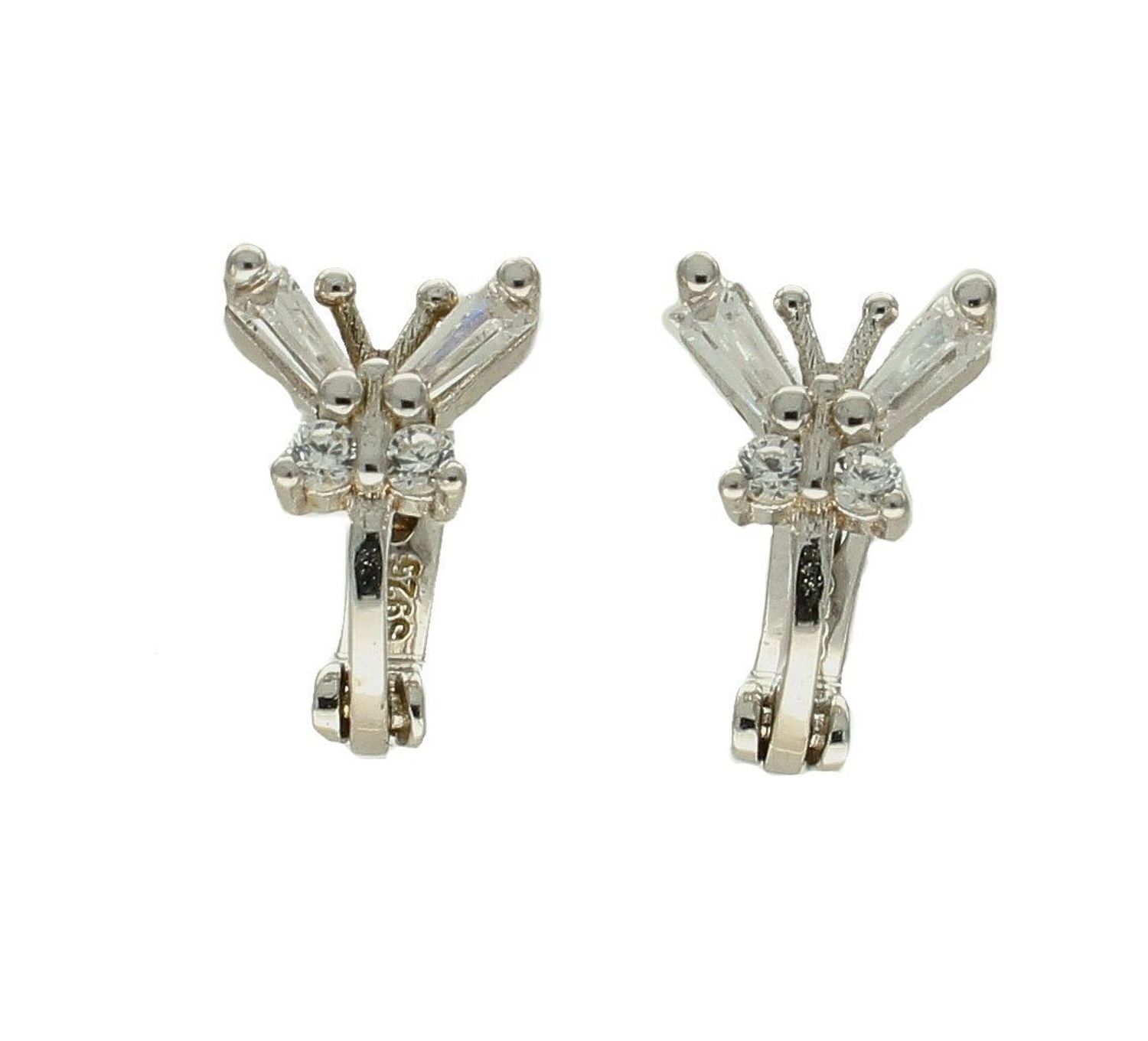 Kolczyki srebrne dziecięce motylki 925 DIA-KLC-0741-925.  Eleganckie, srebrne kolczyki z ponadczasowym modnym motywem. Ich kształt jest uniwersalny, ponadczasowy a dzięki swojemu wyjątkowemu wykonaniu nadają się na prezent..jpg