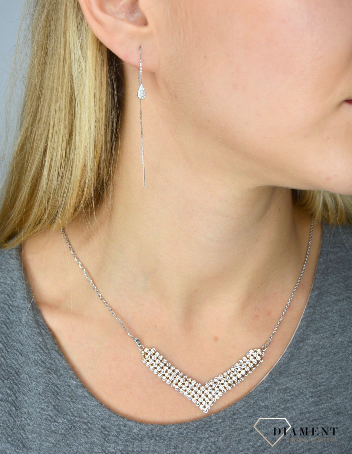 Kolczyki srebrne zakończone łezką z cyrkonią.jpg