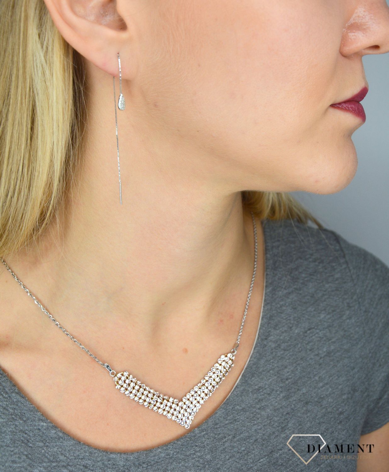 Kolczyki srebrne zakończone łezką z cyrkonią.jpg