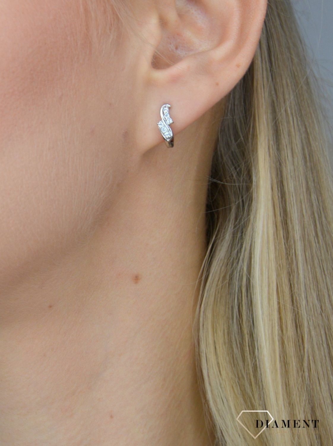 Kolczyki srebrne damskie z cyrkoniąv.jpg