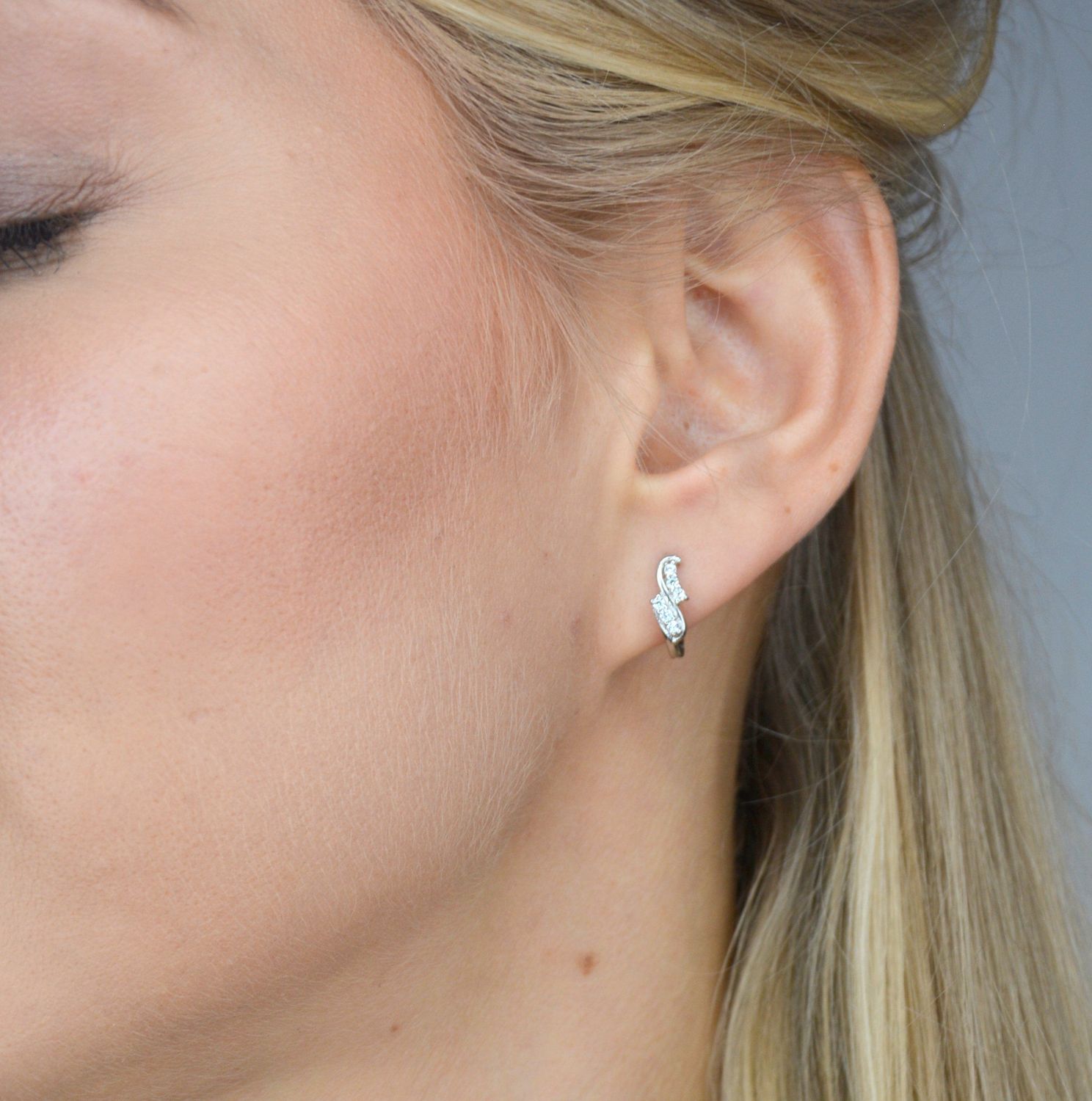 Kolczyki srebrne damskie z cyrkoniąv.jpg