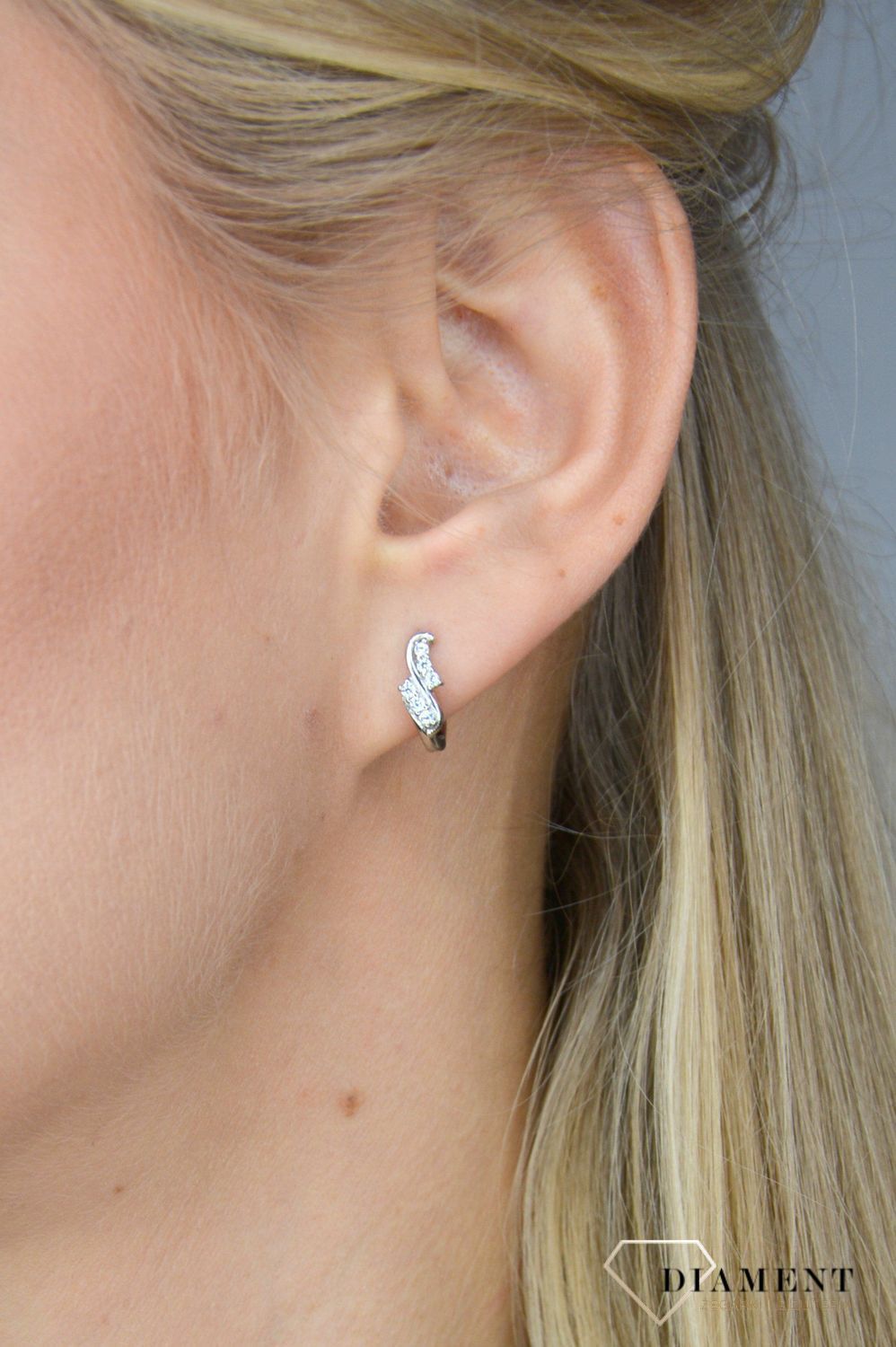 Kolczyki srebrne damskie z cyrkoniąv.jpg