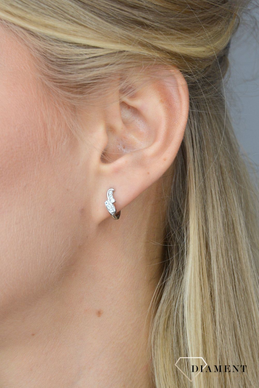 Kolczyki srebrne damskie z cyrkoniąv.jpg