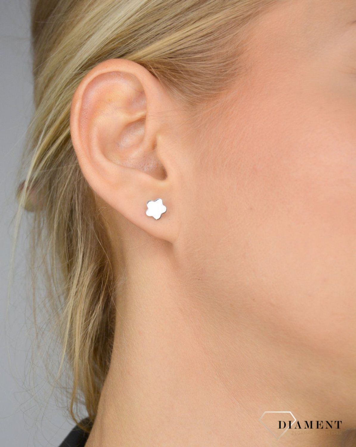 Kolczyki srebrne gładkie kwiatki.jpg