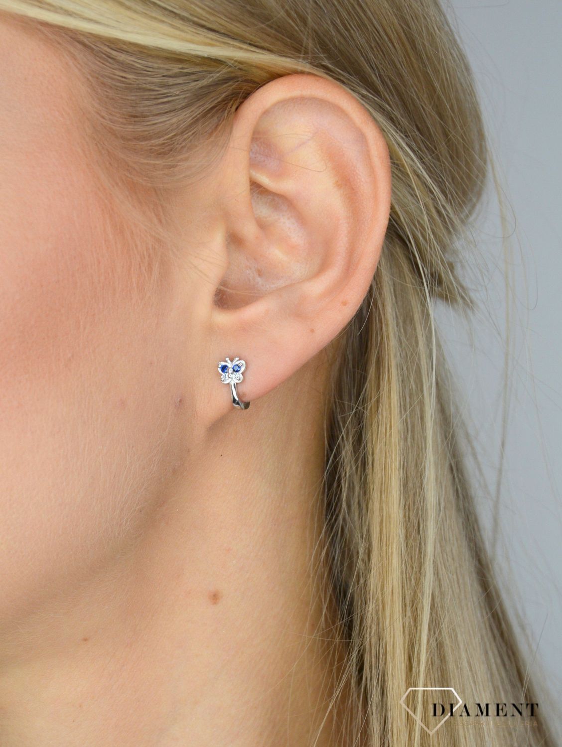 Kolczyki srebrne motylki z niebieską cyrkonią.jpg