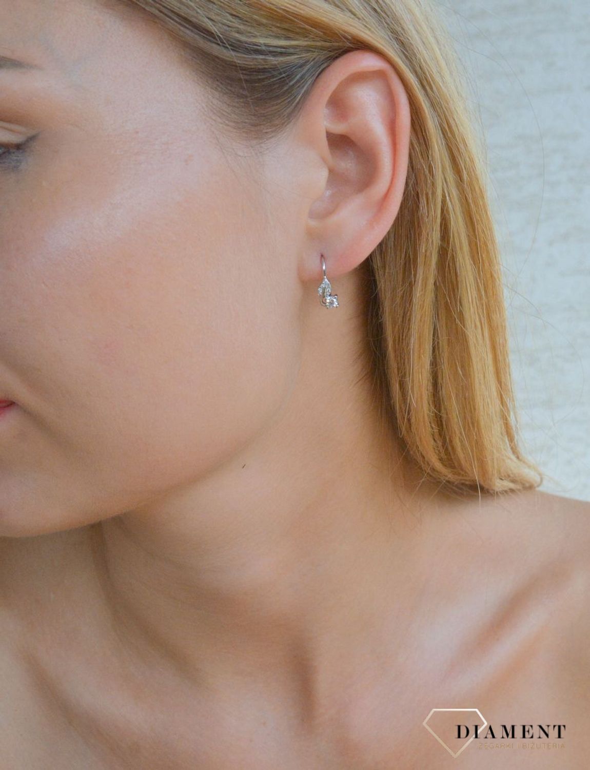 Kolczyki srebrne Listki z cyrkonią DIA-KLC-10000-925. Kolczyki srebrne dla dziewczynki. Pomysł na prezent dla dziecka, dla kobiety. Biżuteria z motywem liścia. Modna biżuteria..jpg