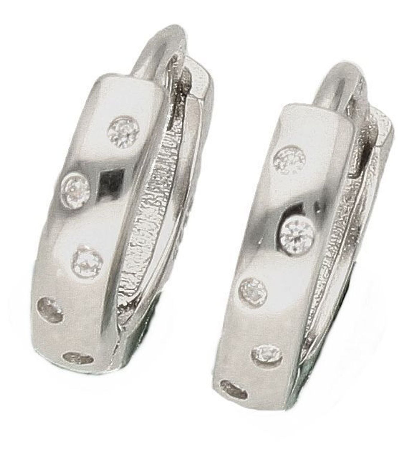 Srebrne kolczyki damskie kółeczka z cyrkoniami 1 cm DIA-KLC-10007-925.  Kolczyki z zapięciem na zatrzask ożywią codzienną stylizację ale również sprawdza się do bardziej wystawnych wyjść. Kolczyki zostały wykonane z najwyższ.jpg