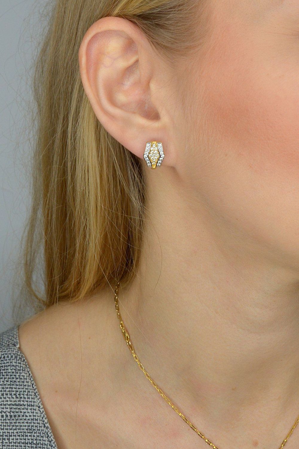 Złote kolczyki 585 ozdobione błyszczącą cyrkonią DIA-KLC-1000K-585.jpg