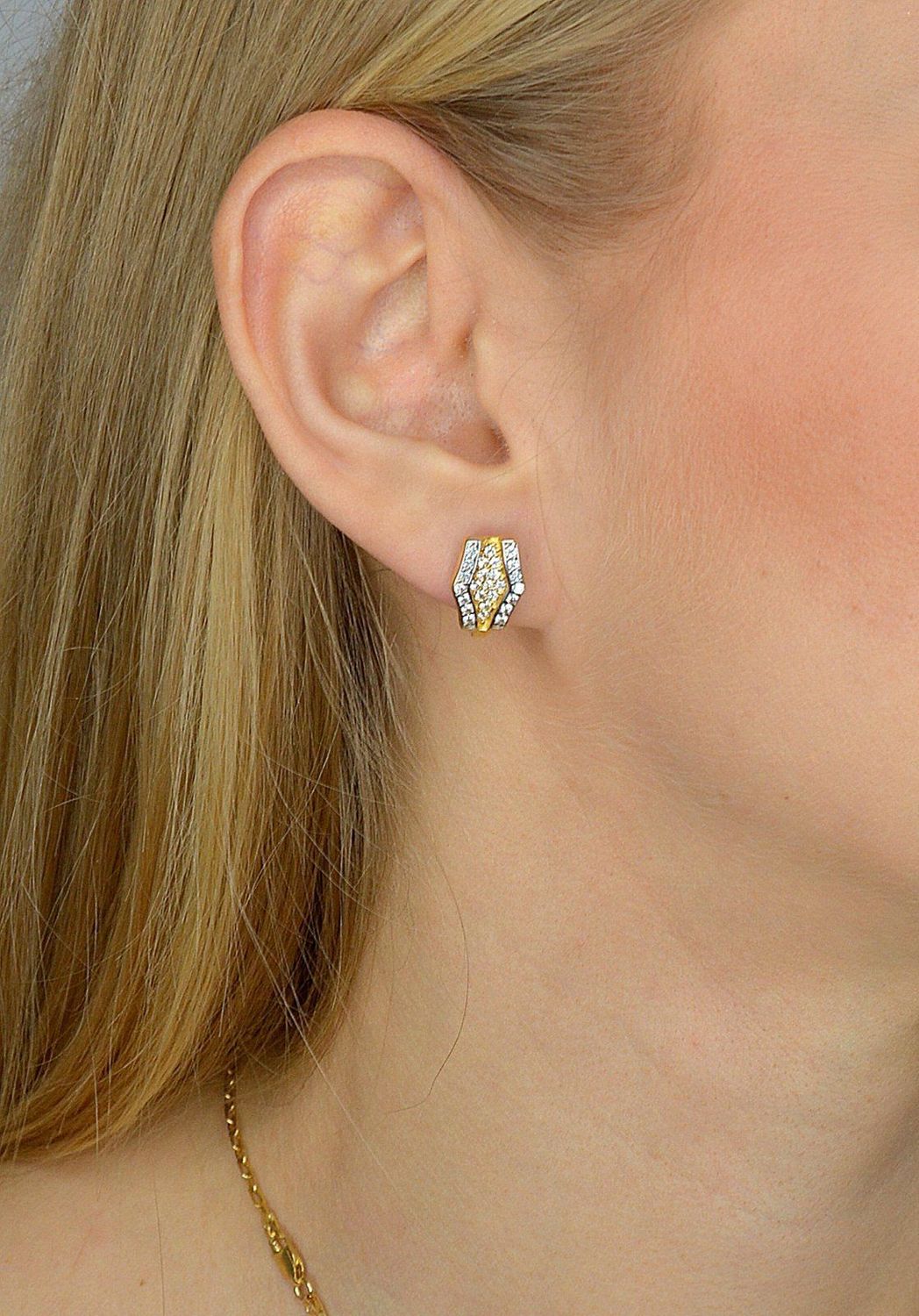 Złote kolczyki 585 ozdobione błyszczącą cyrkonią DIA-KLC-1000K-585.jpg