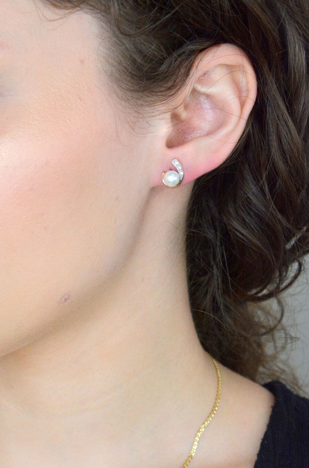 Złote kolczyki Apart perły i cyrkonie wkrętki pr 585 DIA-KLC-1001K-585 Złote kolczyki z perłami. Delikatna złota biżuteria. Kolczyki złote. Prezent dla kobiety. 22.jpg