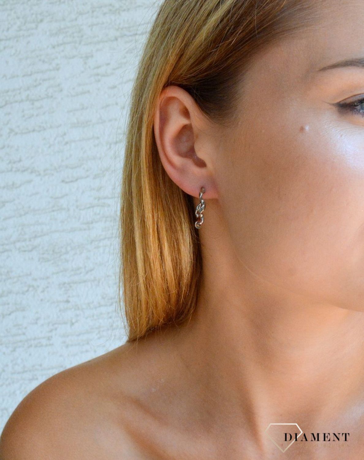 Srebrne kolczyki damskie 925 kolczyki koła DIA-KLC-10120-925. Srebrne kolczyki 925 koła. Srebrne kolczyki modny wzór. Biżuteria srebrna damska. Kolczyki srebrne damskie koła idealne na prezent..jpg