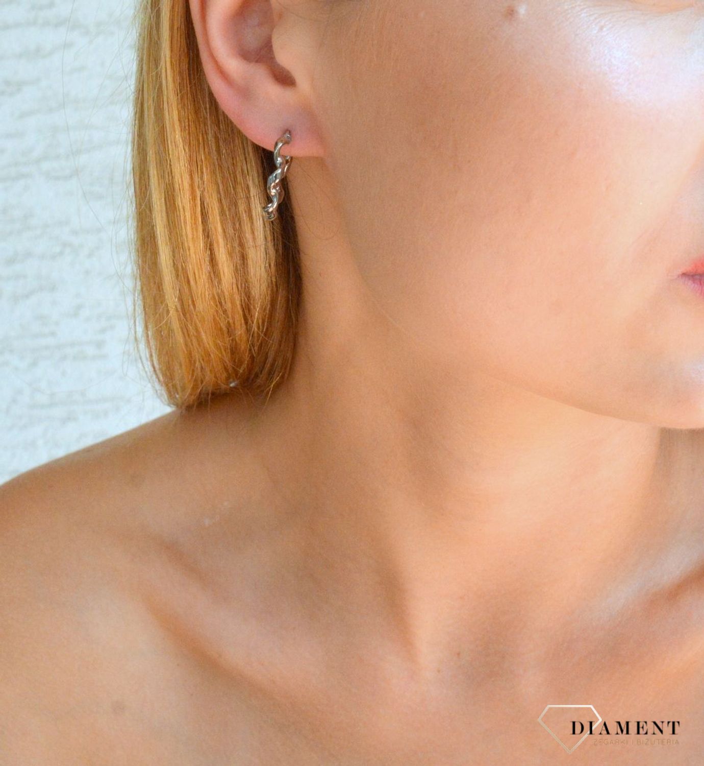 Srebrne kolczyki damskie 925 kolczyki koła DIA-KLC-10120-925. Srebrne kolczyki 925 koła. Srebrne kolczyki modny wzór. Biżuteria srebrna damska. Kolczyki srebrne damskie koła idealne na prezent..jpg