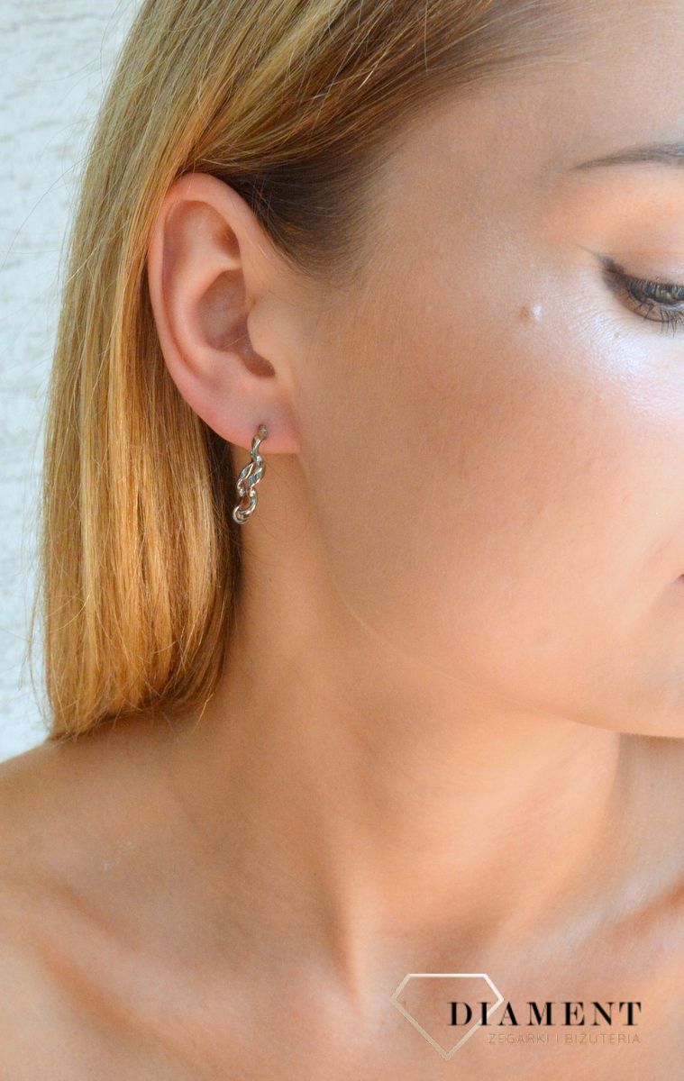 Srebrne kolczyki damskie 925 kolczyki koła DIA-KLC-10120-925. Srebrne kolczyki 925 koła. Srebrne kolczyki modny wzór. Biżuteria srebrna damska. Kolczyki srebrne damskie koła idealne na prezent..jpg