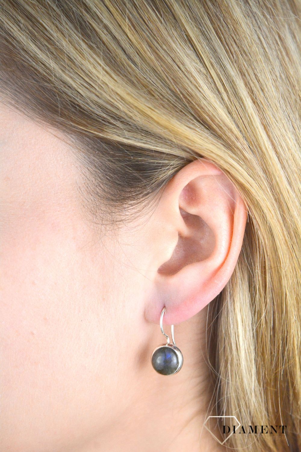 Srebrne kolczyki damskie z kamieniem naturalnym labradoryt DIA-KLC-10128-925. Srebrne kolczyki damskie. Srebrne kolczyki wiszące. Kolczyki srebrne z kamieniem naturalnym. Kolczyki srebrne z labradorytem..jpg