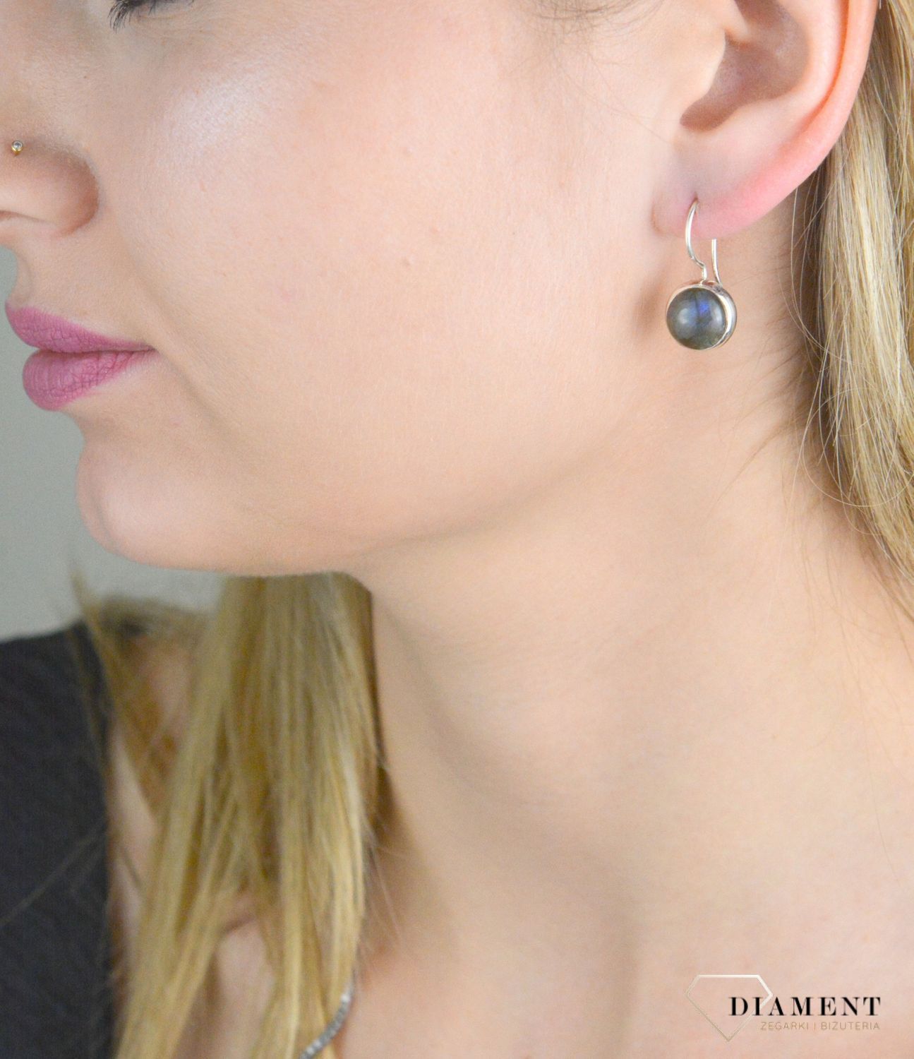 Srebrne kolczyki damskie z kamieniem naturalnym labradoryt DIA-KLC-10128-925. Srebrne kolczyki damskie. Srebrne kolczyki wiszące. Kolczyki srebrne z kamieniem naturalnym. Kolczyki srebrne z labradorytem..jpg