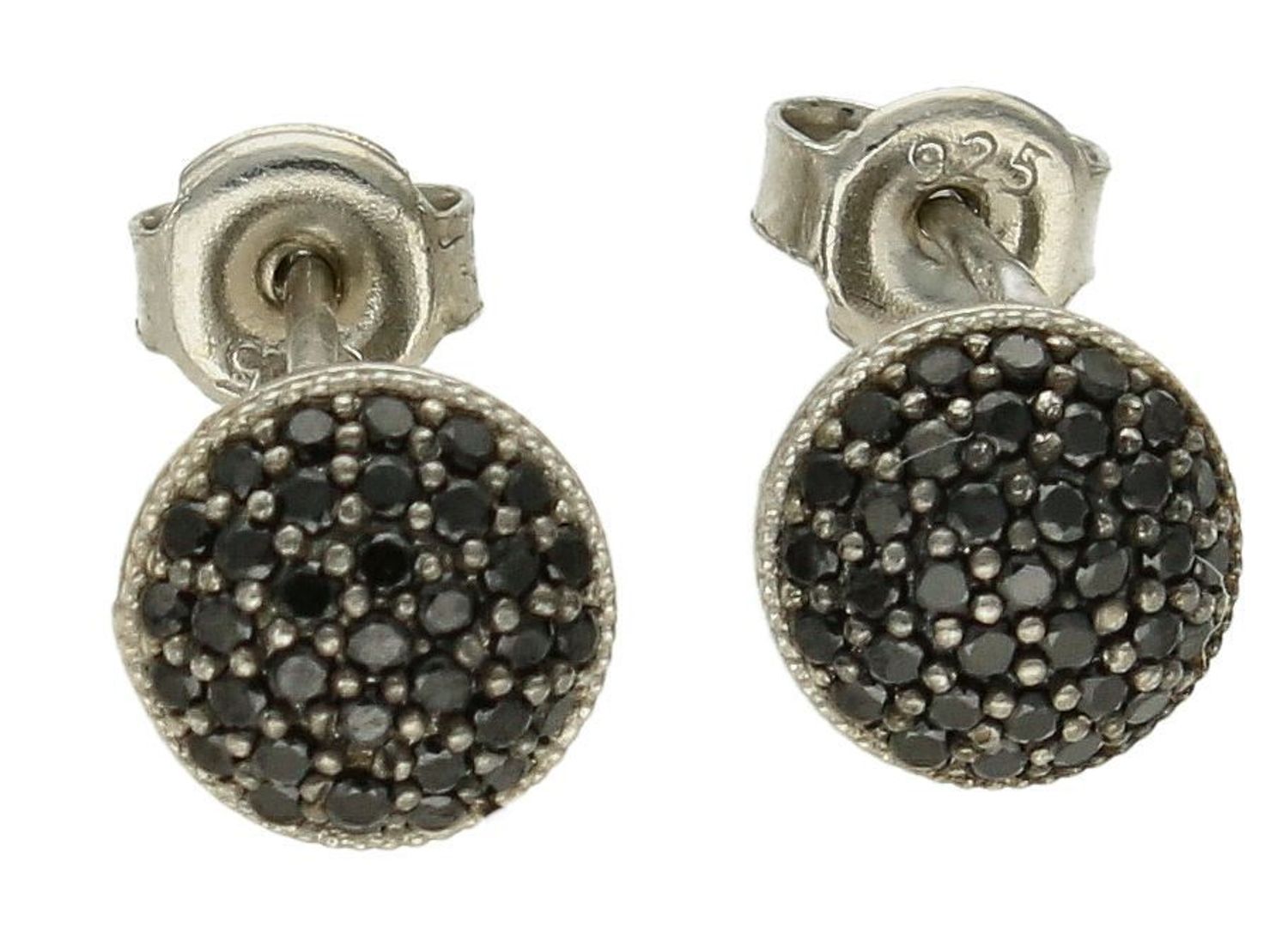 Kolczyki srebrne damskie na sztyft z czarną cyrkonią półokrągłe DIA-KLC-10155-925. Srebrne kolczyki 925 wkrętki półokrągłe. Delikatne srebrne kolczyki modny wzór czarne cyrkonie. Biżuteria srebrna damska..jpg