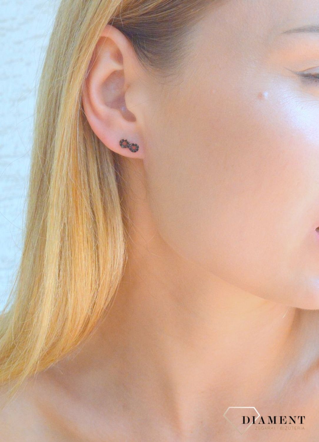 Srebrne kolczyki damskie na sztyft z czarną cyrkonią znak nieskończoności DIA-KLC-10170-925.jpg