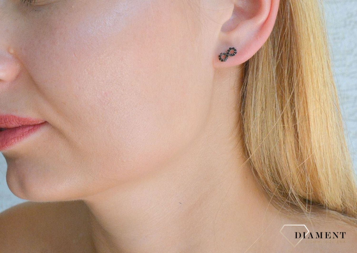 Srebrne kolczyki pokryte złotem na sztyft z czarną cyrkonią nieskończoność DIA-KLC-10171-925.jpg