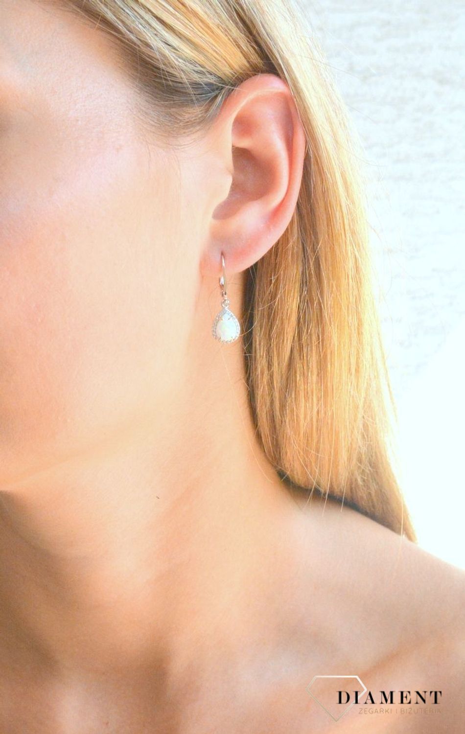 Srebrne kolczyki 925 wiszące łezki z opalem i cyrkoniami DIA-KLC-10172-925. Srebrne kolczyki damskie idealne na prezent dla kobiety. Srebrne kolczyki wiszące. Srebrne kolczyki z kamieniem. Srebrne kolczyki z opalem..jpg