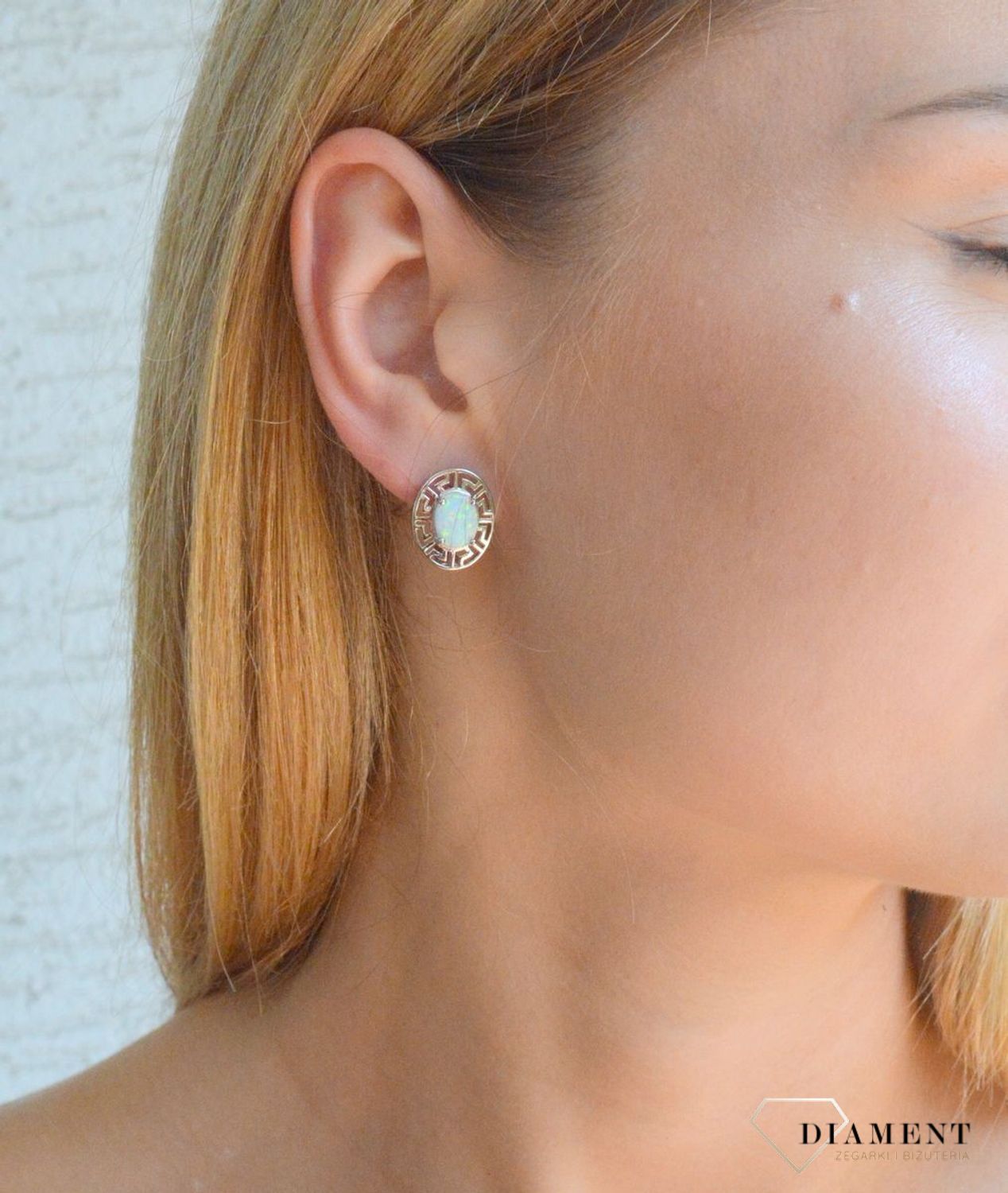 Srebrne kolczyki 925 owalne opale ze wzorem greckim DIA-KLC-10173-925. Srebrne kolczyki damskie idealne na prezent dla kobiety. Srebrne kolczyki wiszące. Srebrne kolczyki z kamieniem. Srebrne kolczyki z opalem..jpg