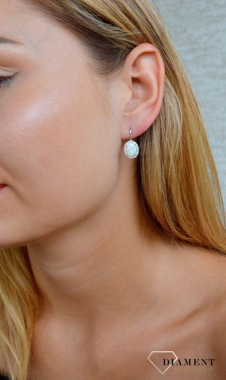 Srebrne kolczyki 925 wiszące owalne opale DIA-KLC-10176-925. Srebrne kolczyki damskie idealne na prezent dla kobiety. Srebrne kolczyki wiszące. Srebrne kolczyki z kamieniem. Srebrne kolczyki z opalem..jpg