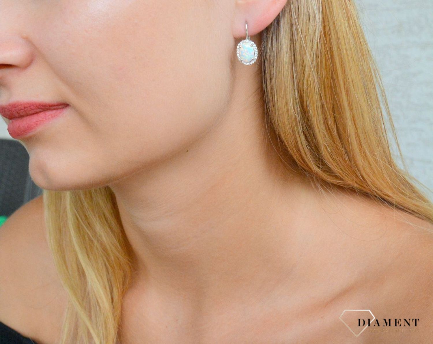 Srebrne kolczyki 925 wiszące owalne opale DIA-KLC-10176-925. Srebrne kolczyki damskie idealne na prezent dla kobiety. Srebrne kolczyki wiszące. Srebrne kolczyki z kamieniem. Srebrne kolczyki z opalem..jpg