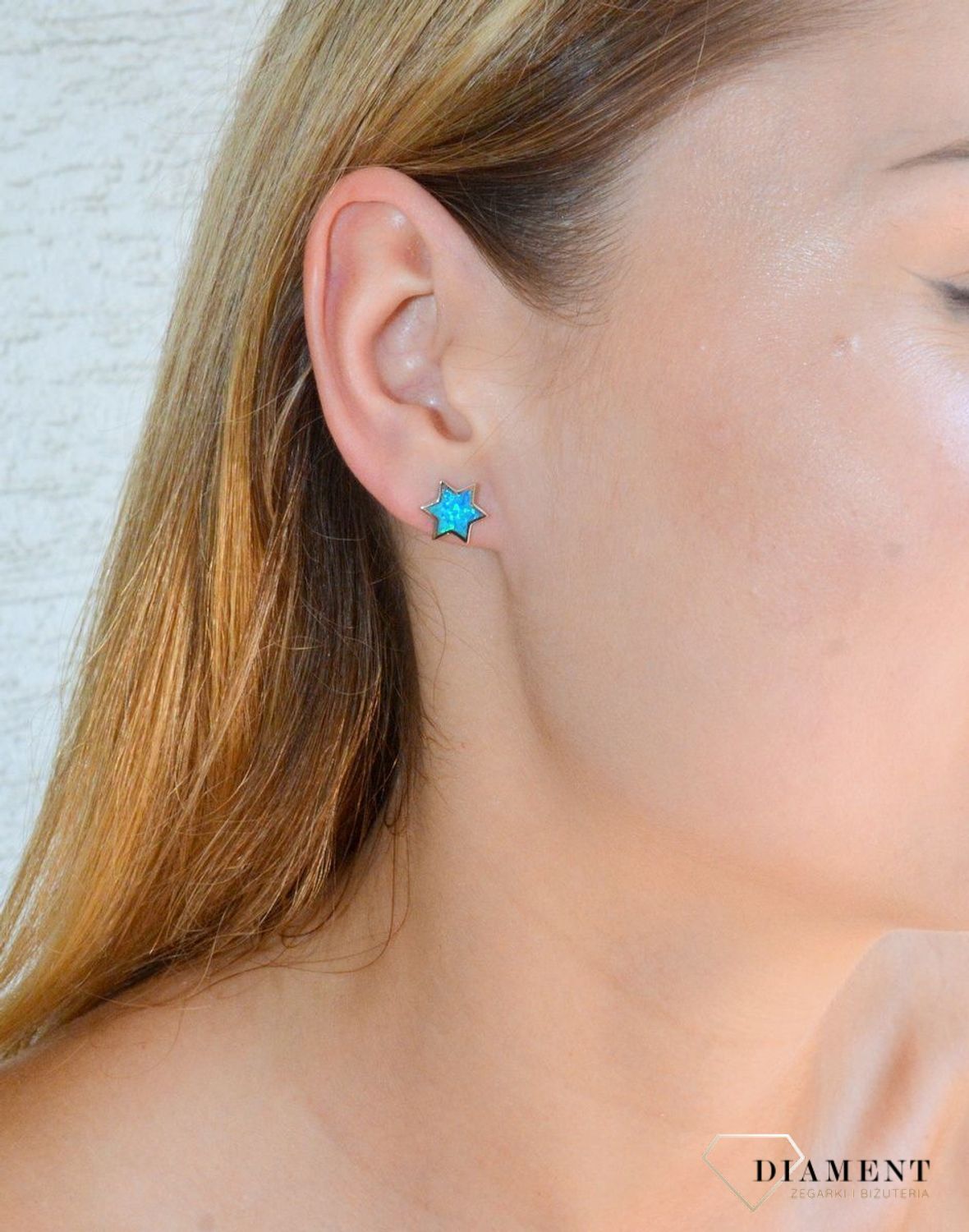 Kolczyki srebrne wkrętki z niebieskim opalem syntetycznym w kształcie gwiazdki  DIA-KLC-10178-925.jpg