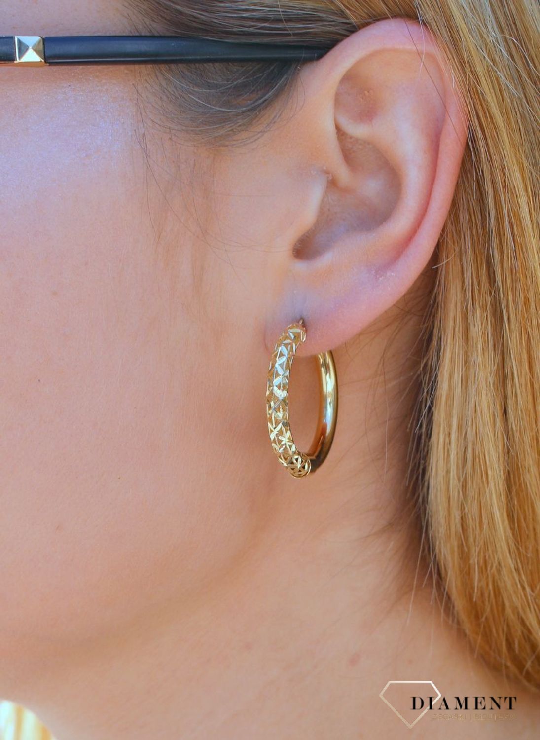 Złote kolczyki koła  Dwie biżuteryjne strony  585 DIA-KLC-10215-585d.jpg