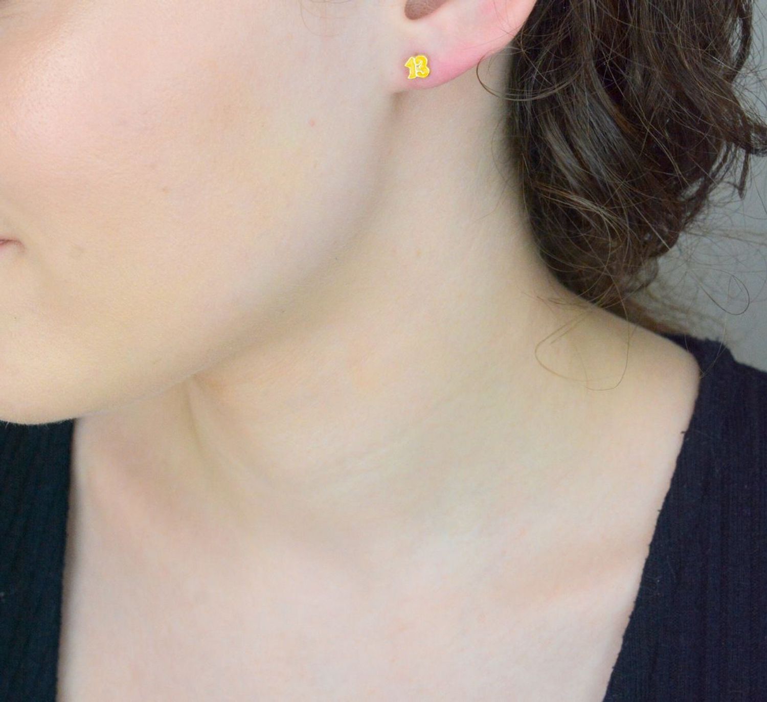 Kolczyki złote trzynaste urodziny, cyfra 13 złoto próba 585 DIA-KLC-1022-585. Kolczyki doskonałe na prezent z okazji trzynastych urodzin, trzynastej rocznicy, 1.jpg