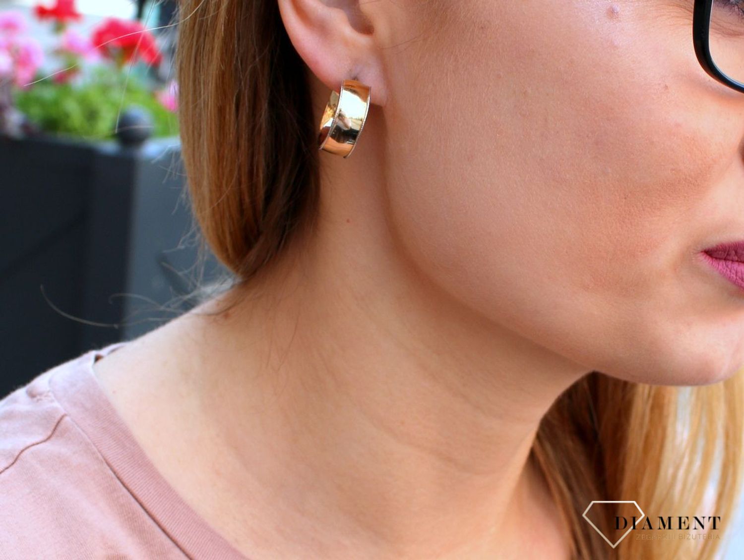 Złote kolczyki damskie  Szersze diamentowane koła  585 DIA-KLC-10223-585b (1).jpg