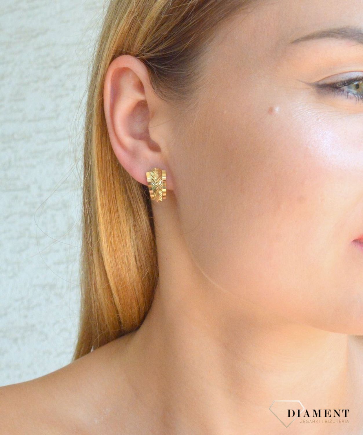 Kolczyki damskie złote grawerowane strzałki 585 DIA-KLC-10230-585.jpg