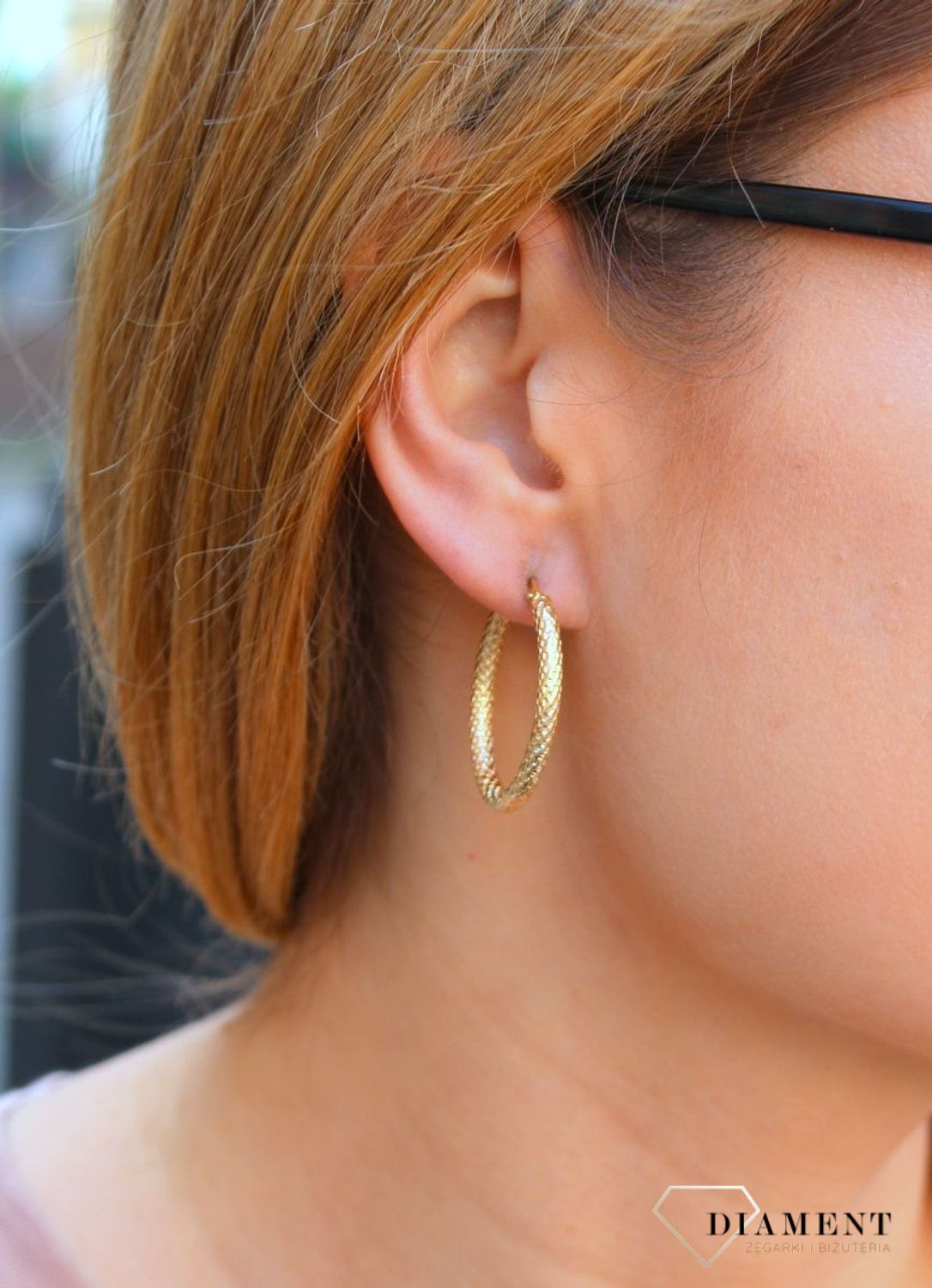 Złote kolczyki koła damskie  Diamentowane łuski  585 DIA-KLC-10236-585d (1).jpg