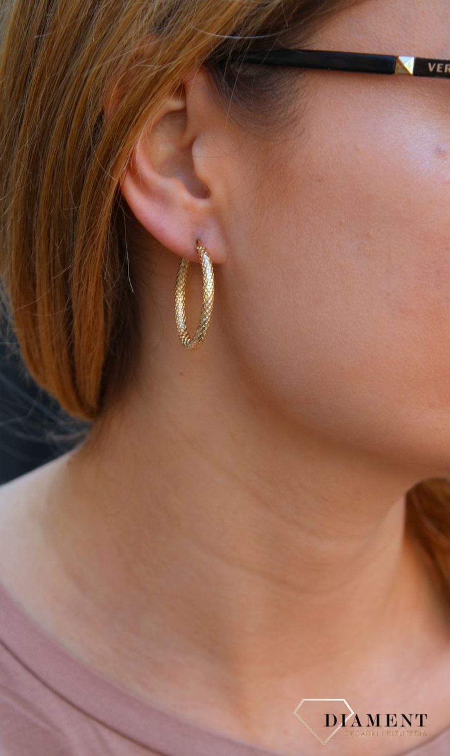 Złote kolczyki koła damskie  Diamentowane łuski  585 DIA-KLC-10236-585d (1).jpg