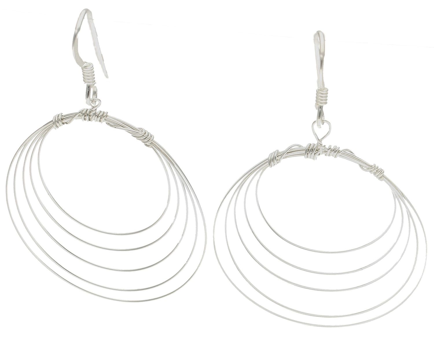 Srebrne kolczyki damskie 925 lekkie wiszące kółka DIA-KLC-10268-925. Srebrne kolczyki damskie. Srebrne kolczyki koła. Srebrne koła klasyczne. Srebrne klasyczne kolczyki gładkie koła. Srebrne kolczyki koła idealna na prezent..jpg